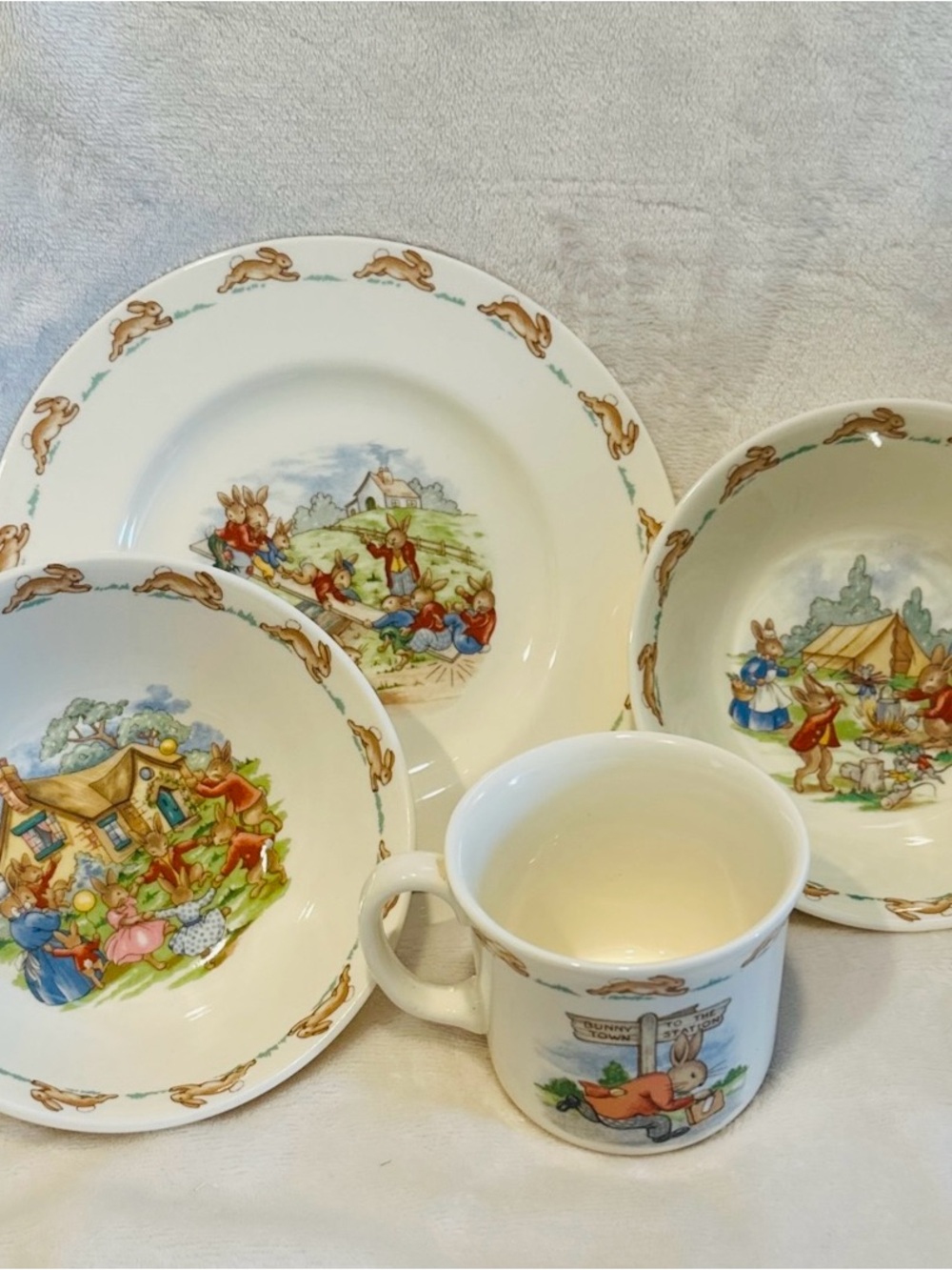 Bunnykins 1 Plate 2 Bowls 1 Mug English Bone China Collection Set Of 4 Bunny